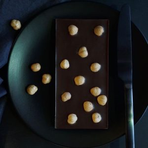 Hochwertige Zartbitter Schokolade mit Piemonteser Haselnüssen - 55% Kakaoanteil